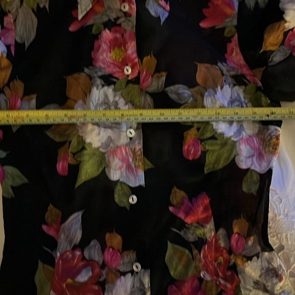 Dolce + Gabanna button down floral blouse - Picture 12 of 12